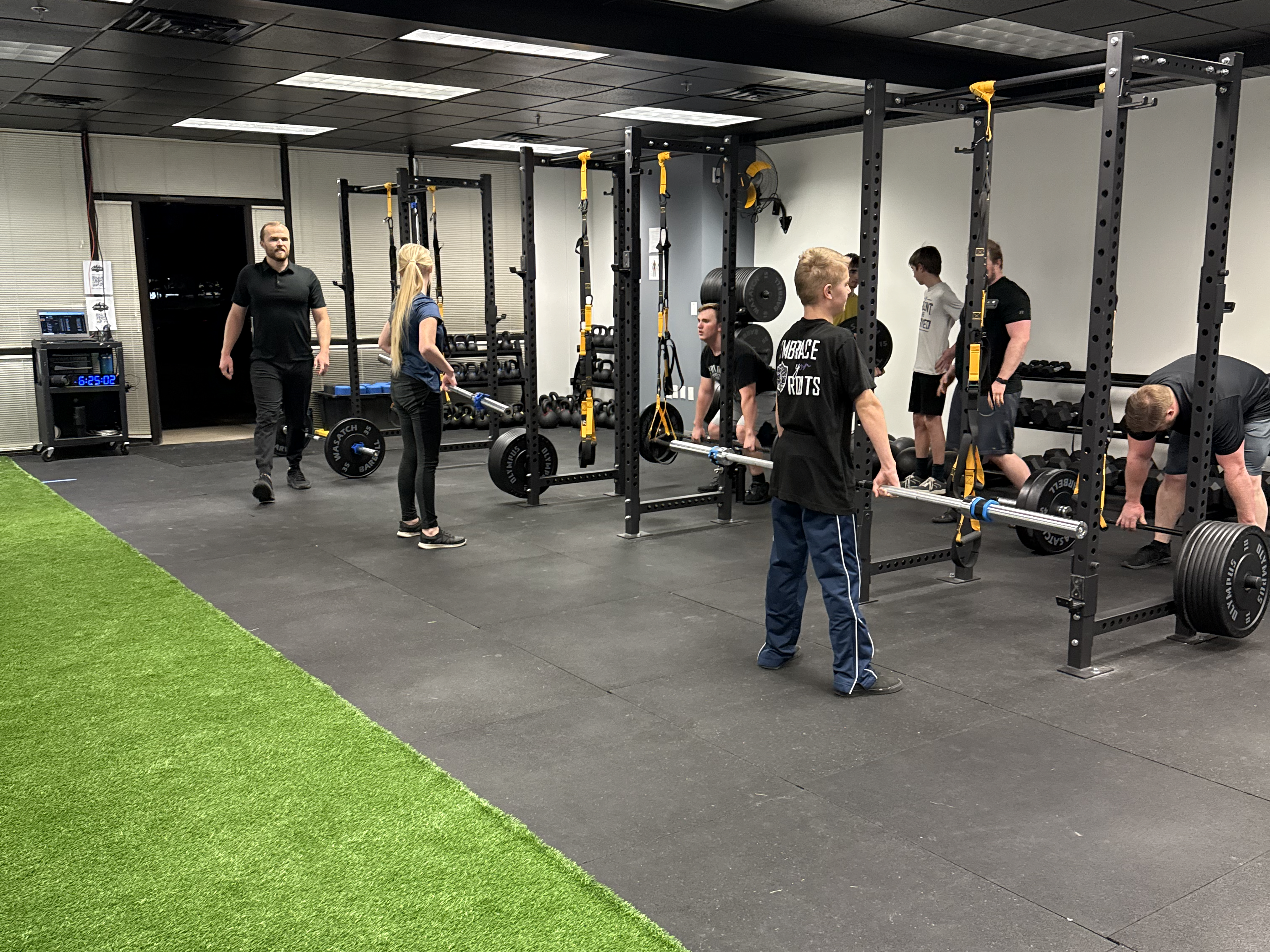 PEAK coaching team training athletes